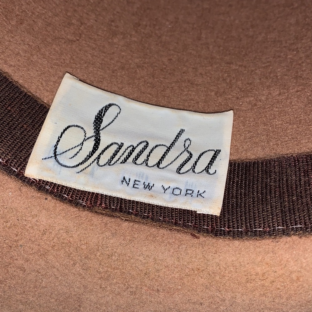 Sandra of New York hat - Picture 5 of 6